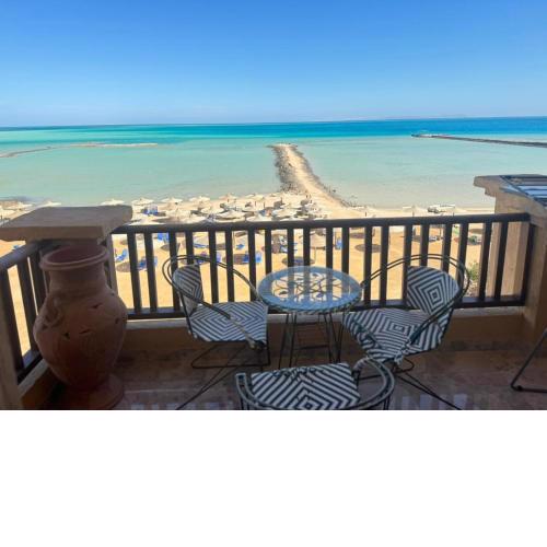 Seafront apartment G311
