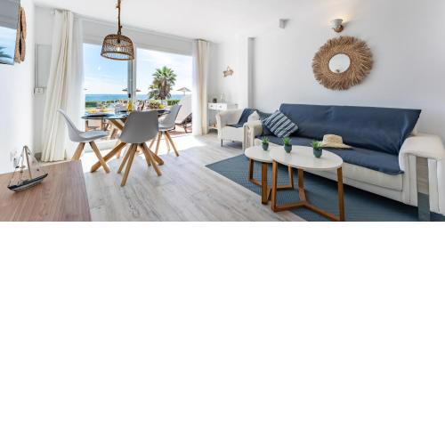 Seafront Beach house Rocas del Mar