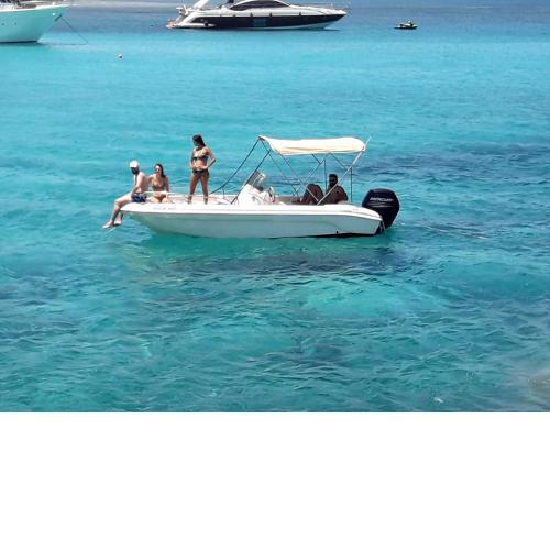 SEAFRONT BEACH PARTY VILLA