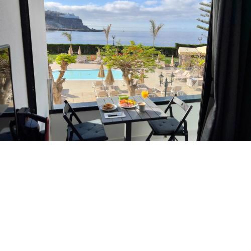 Seafront Playa del Cura apartment