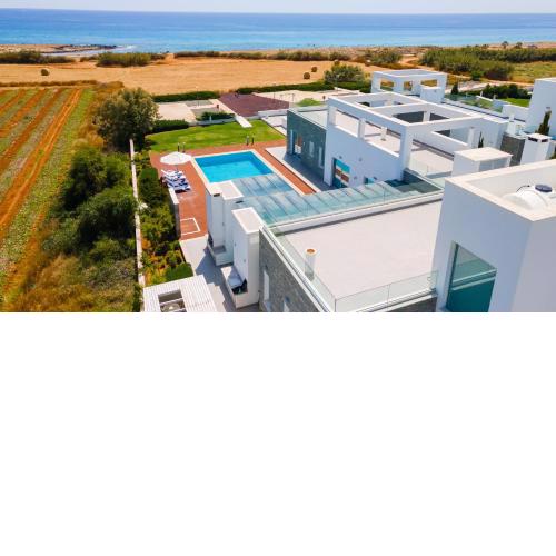 Seafront Villa Cecelia by Ruidoso Luxury