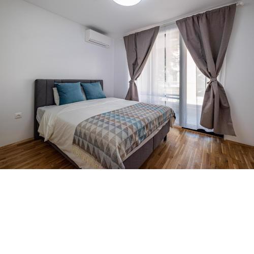 Seaside Luxury Complex and Spa Apartment