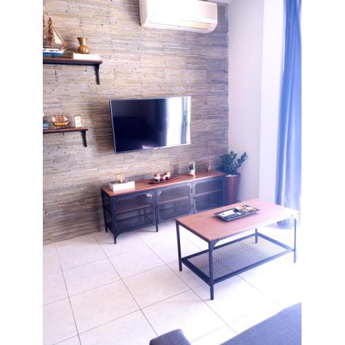 Seaside Rustic Flat in Harbour Tourist Area