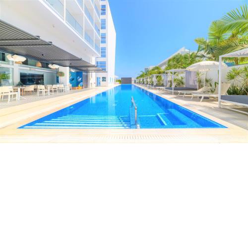 Seasons Hotel (Adults Only)