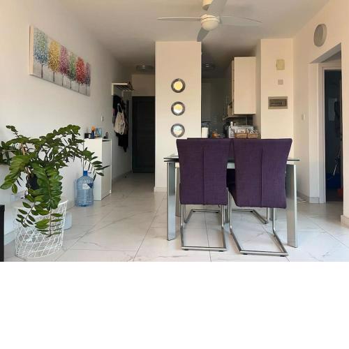 Seaview, 1 bedroom apt with a pool