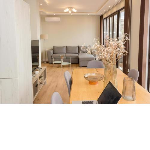 Seaview Haven: Elegant 2BD Flat in Balchik