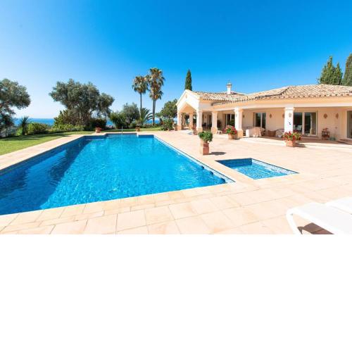 Seaviews Villa in El Paraiso