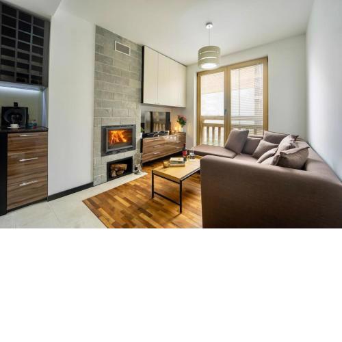 Secluded Mountain Cozy Studio with Fireplace
