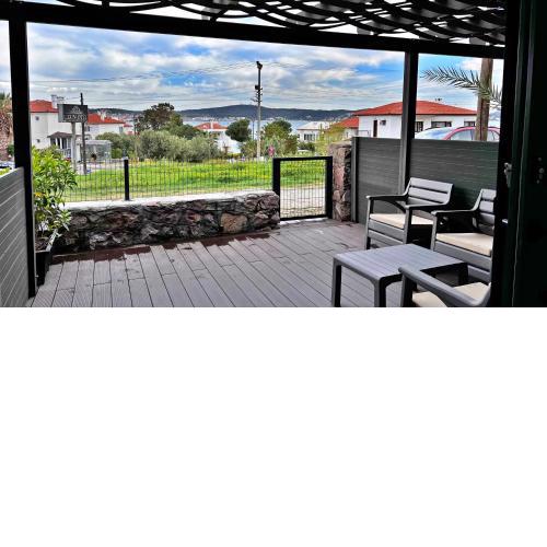 Select Cunda Guest House - Sea View Room with Private Veranda in Cunda Island