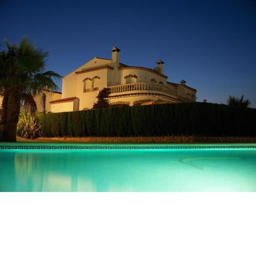 Semi dettached Villa