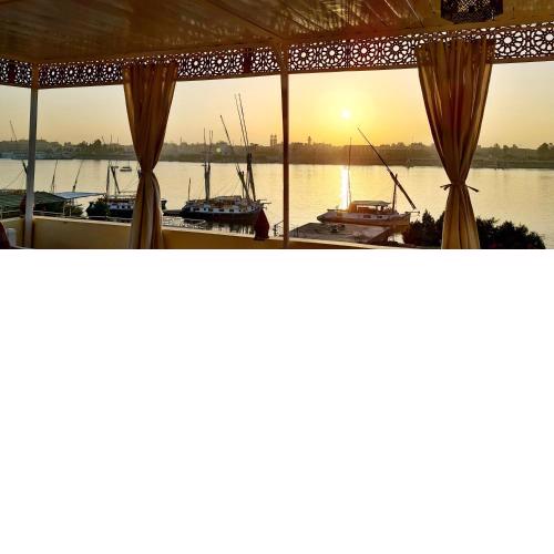 Senmut Luxory Apartments
