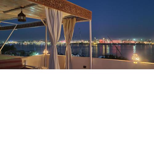 Senmut Luxory Rooms