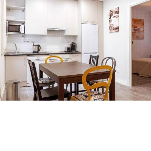 Sensacional Apartamento Junto a Palacio Real by Batuecas