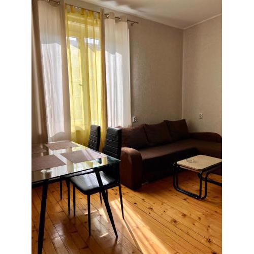 Serdika station, bright and cozy apartment