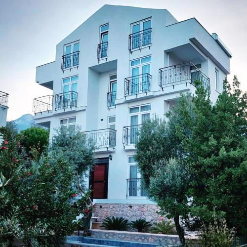 Seron Mountain House