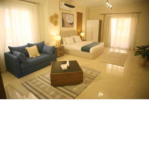 Settle Inn South 90 Apartments