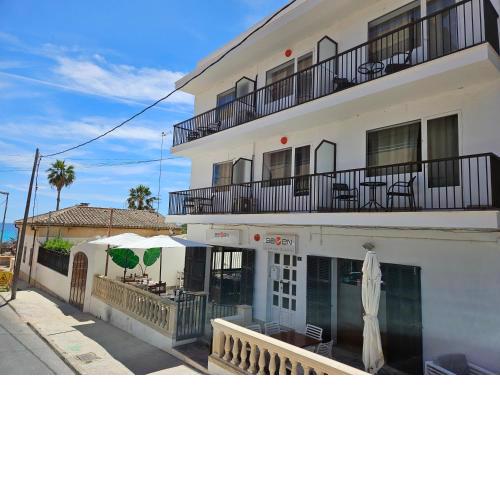 SEVEN Hostal