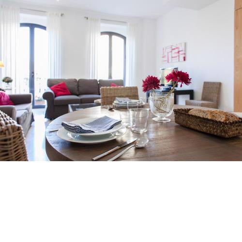Sevilla Luxury Rentals - Alcazar