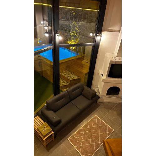 Sıcak Havuzlu ve Jakuzili Villa 2