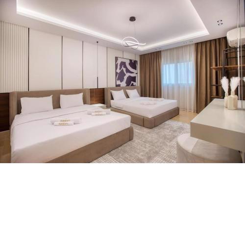 Signature Stays Artistic Modern Apt