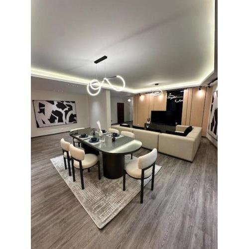 Signature Stays Serene Modern Apartment