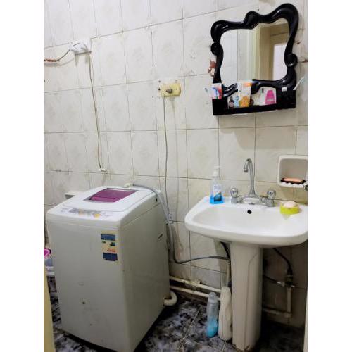 Single room for girls only