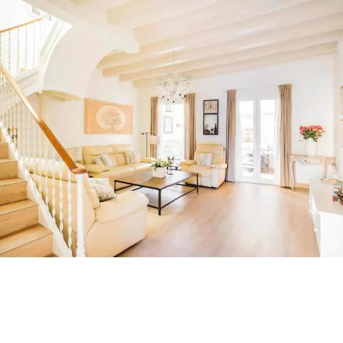 Sitges Spaces Beach House-4 bedrooms, 3 Bathrooms, Large Terrace, Jacuzzi, Center-Beach