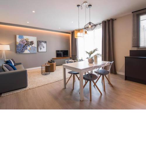 Sitges Spaces Seaside Beach Flat- 4 Bedroom, 2 Bathroom, Terrace, Near Beach