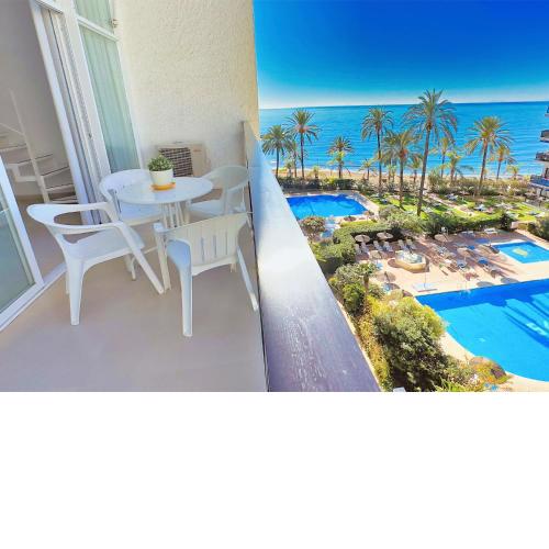 Skol 302 Super One-bedroom Duplex with Sea Views