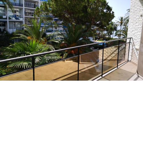 Skol 320C by Completely Marbella