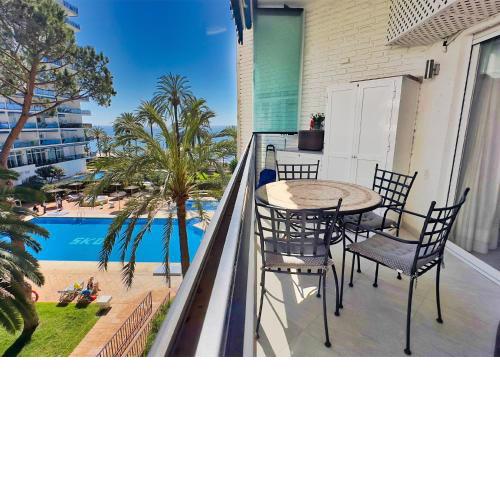 Skol 322 - Completely Renovated Beach Front Apartment Marbella