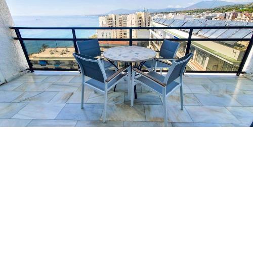 Skol 708 Fantastic 2 Bedroom Apartment For Holiday Rentals
