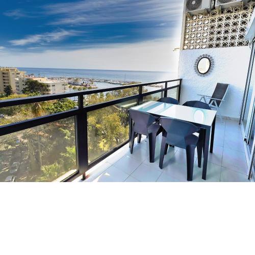 Skol 727 Lovely 2 Bedroom Duplex in Marbella Center