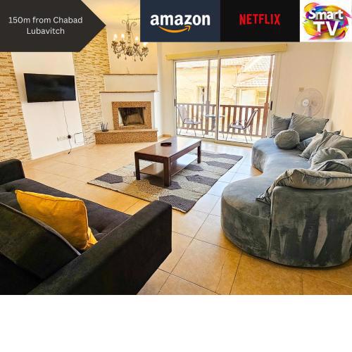 SKY Line City Apartment, 150m from Chabad Lubavitch