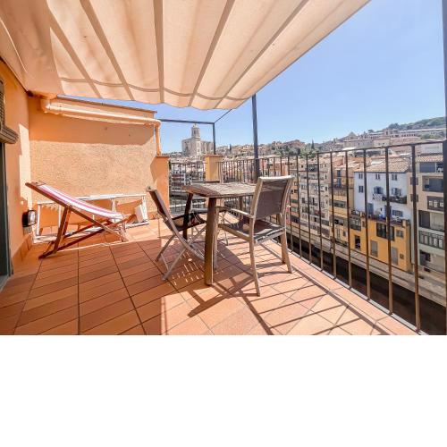Sleep & Stay Luxury top floor apt with terrace