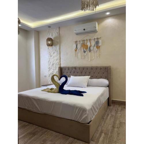 Small lovely cheerful apartment close to El Gouna
