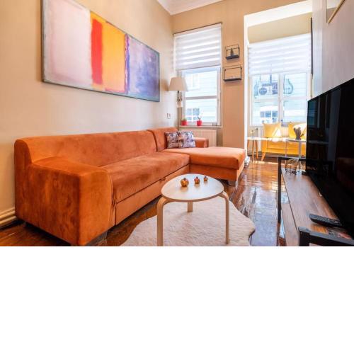 Smashing Flat at the Heart of Galata