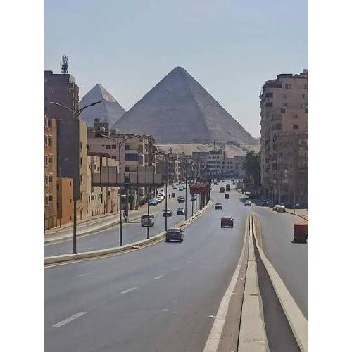 So Pyramids Guest House