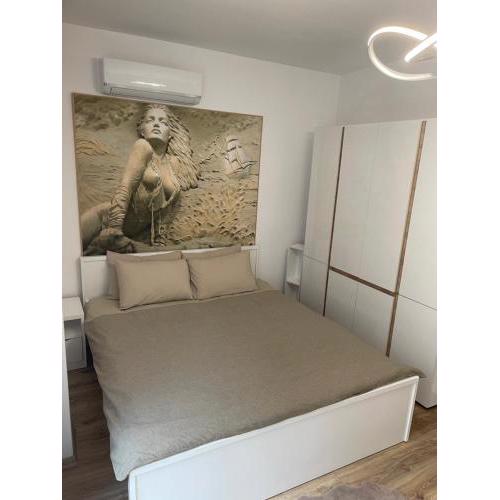 SOFIA CENTRAL LUXURY APARTMENT "2A" with parking