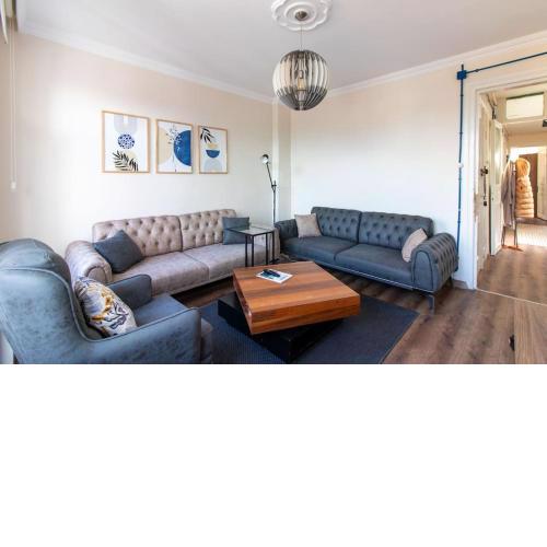Soft and Historic 3BR Home w Iconic Haydarpasa View