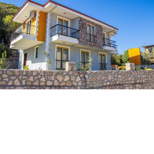 Söğütte Havuzlu Villa