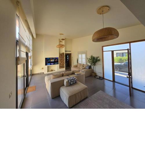 Somabay Beach House BW