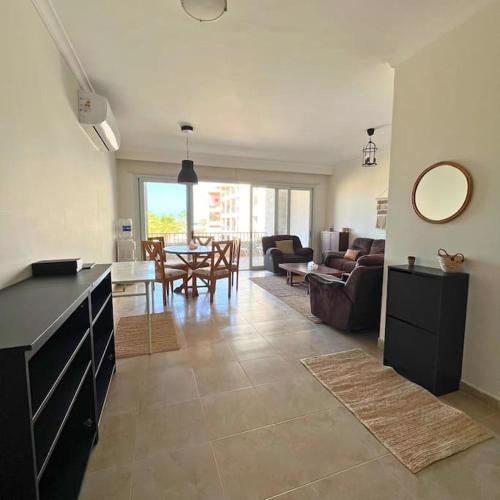 Somabay Breezy Elegance 3BR Apartment