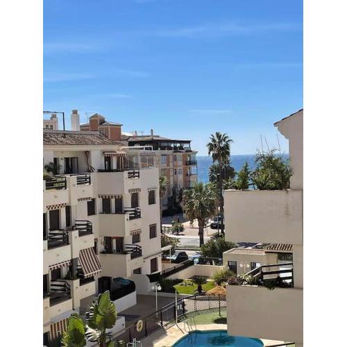 South facing 1 bed apartment, near beach