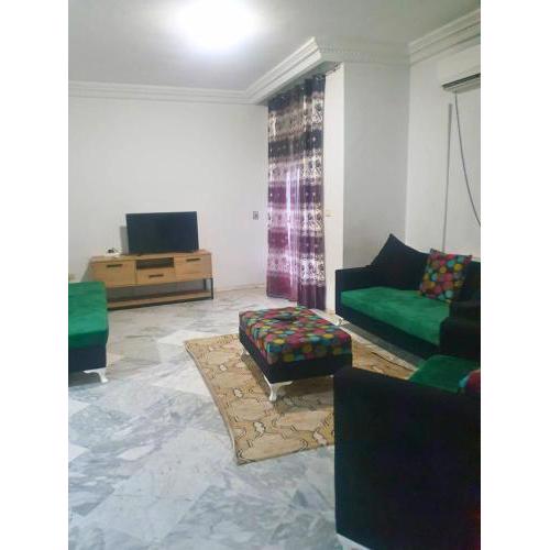 Spacieuse Haut Standing 2 Chambres avec Internet - Ennasr 2 Hedi Nouira - Parfait Pour Les familles - Vue panoramique
