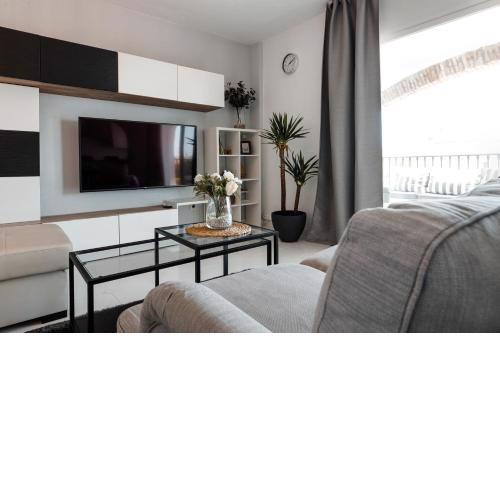 Spacious 2-bedroom apartment with free parking