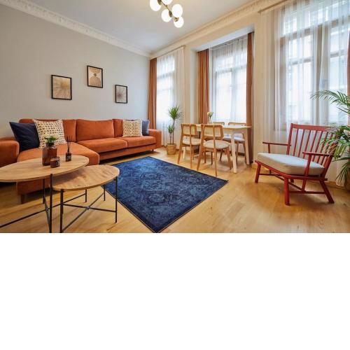 Spacious 2BR 3AC 2 Min to Metro