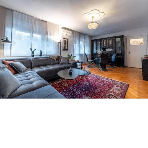 Spacious 3-BR Central Retreat