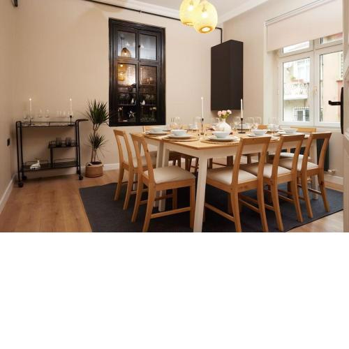 Spacious 6BR 3Bath AC in Center