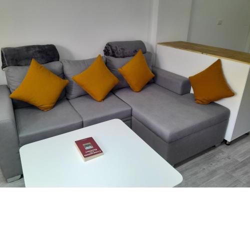 Spacious and modern one bed in hurhgarda